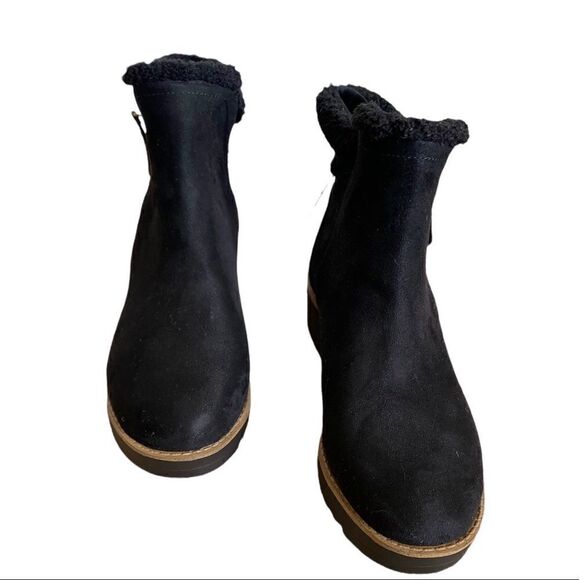 Bandolino Black Faux Suede Wedge Ankle Boots Size 7 NWT - Picture 3 of 6